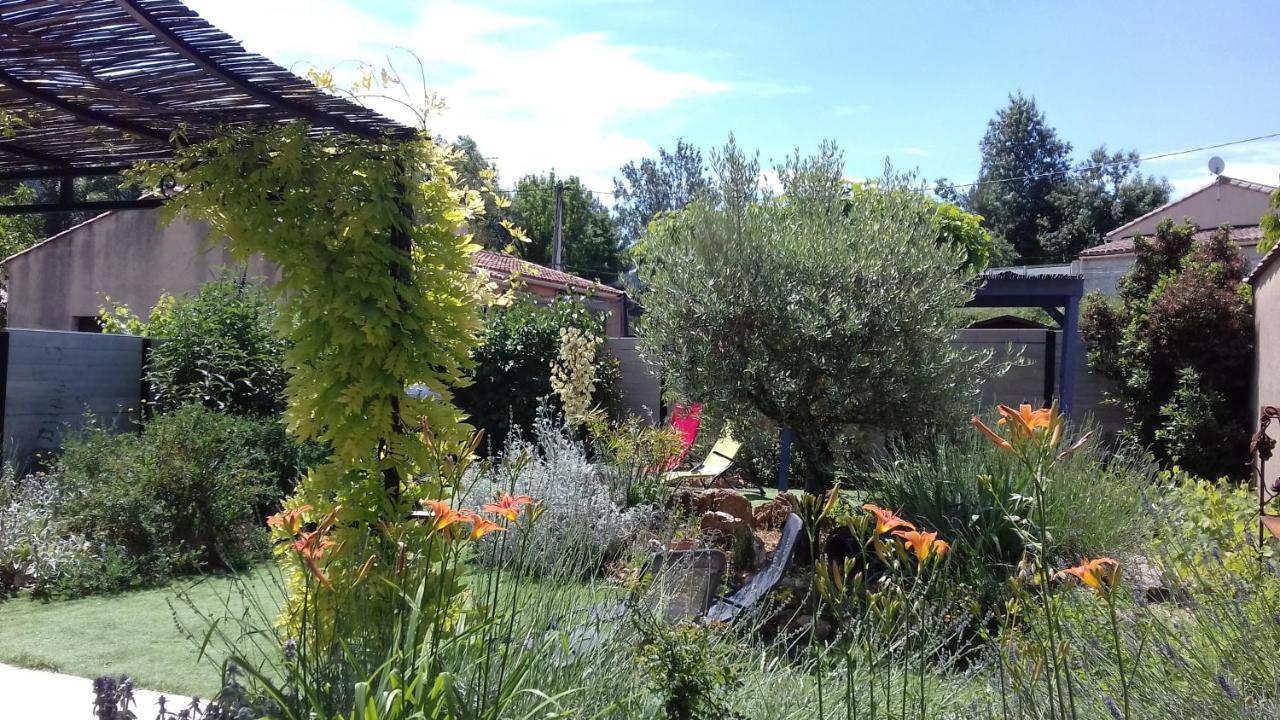 Eclats Du Sud Hebergements "Les Lavandes" Ou "Les Romarins" Meubles De Tourisme Classes 3 Etoiles Auriol Exterior foto