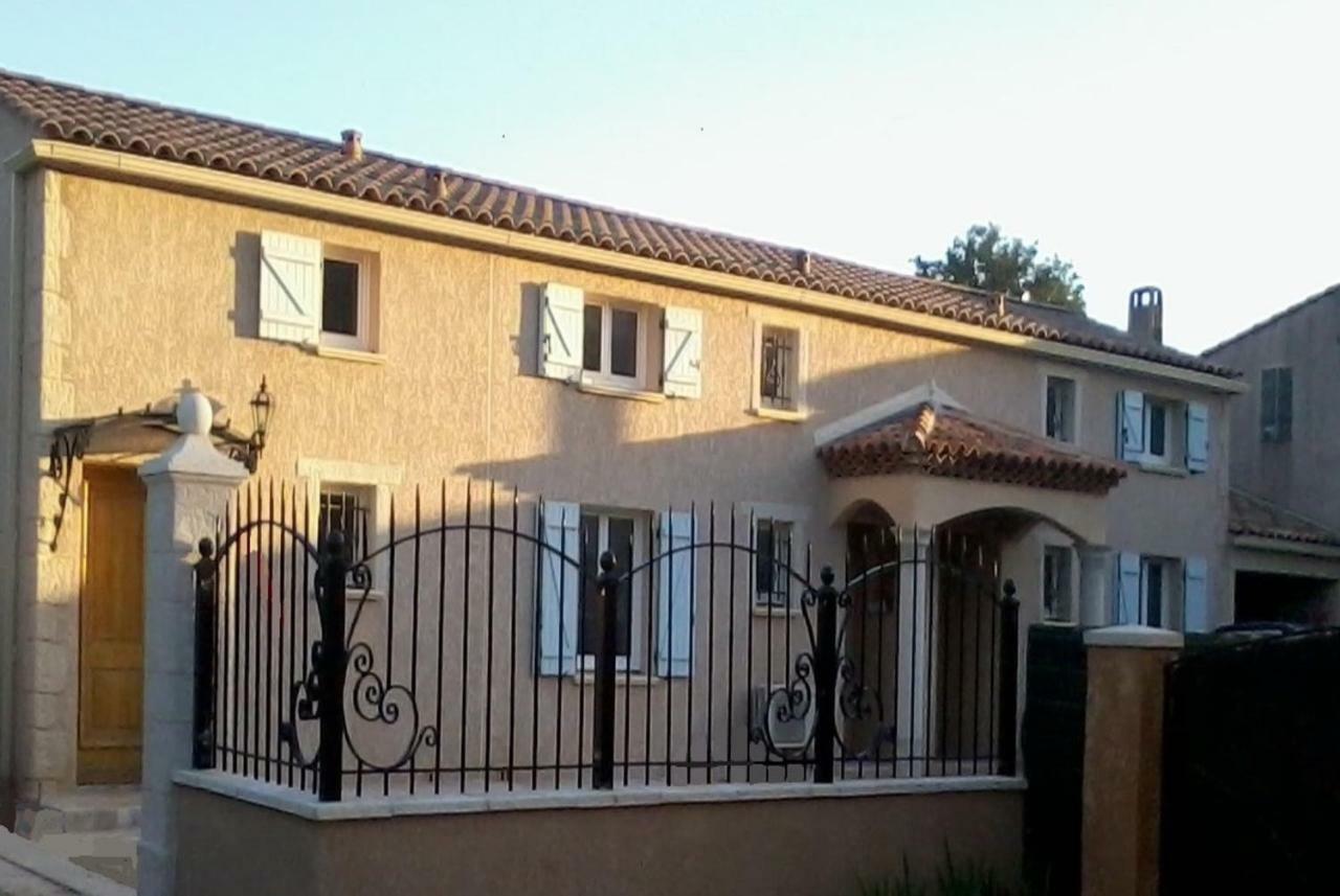 Eclats Du Sud Hebergements "Les Lavandes" Ou "Les Romarins" Meubles De Tourisme Classes 3 Etoiles Auriol Exterior foto